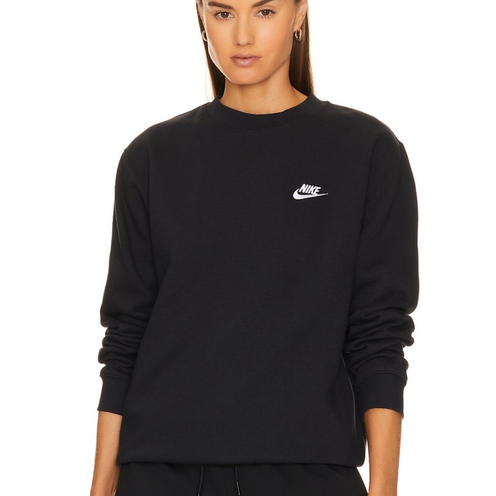 Nike Women's Black Crewneck Sweatshirt